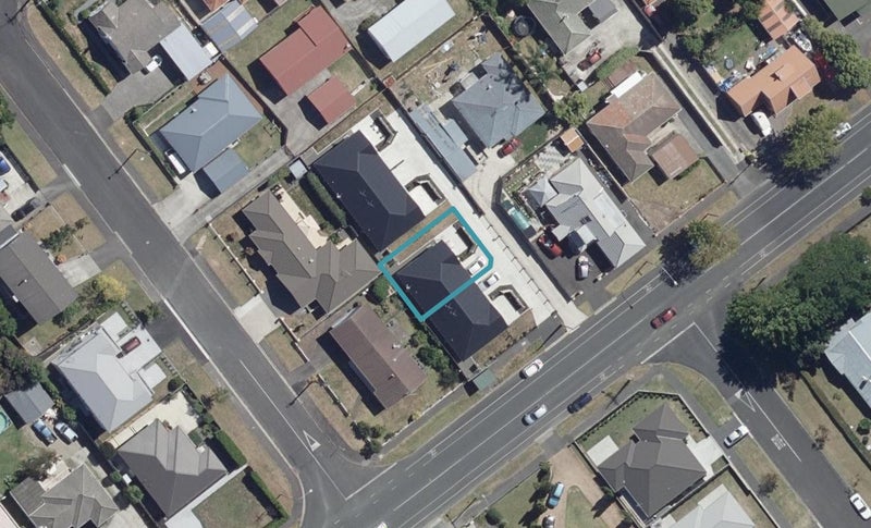 2/92 Maeroa Road, Maeroa, Hamilton - Carousel 1
