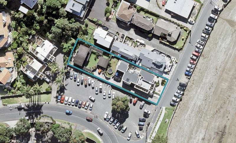 2/25 Manly Esplanade, Browns Bay, Auckland - Carousel 1