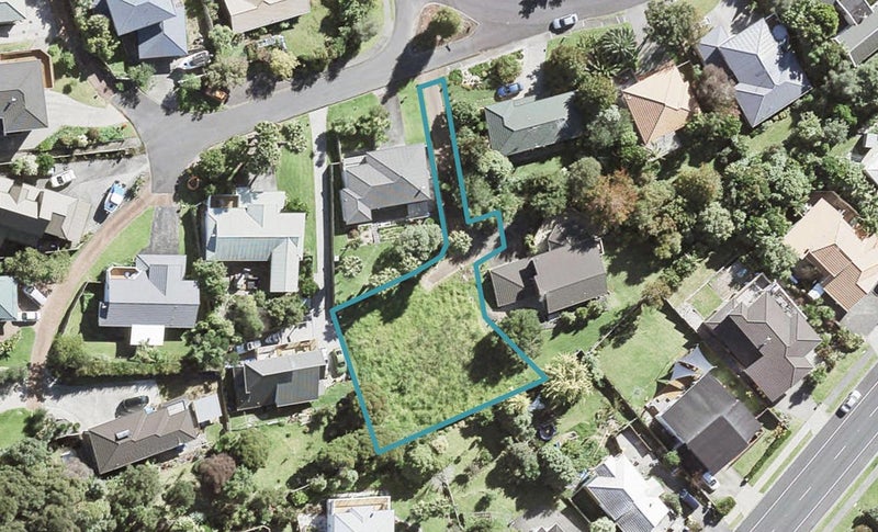5 Dee Place, Torbay, Auckland - Carousel 1