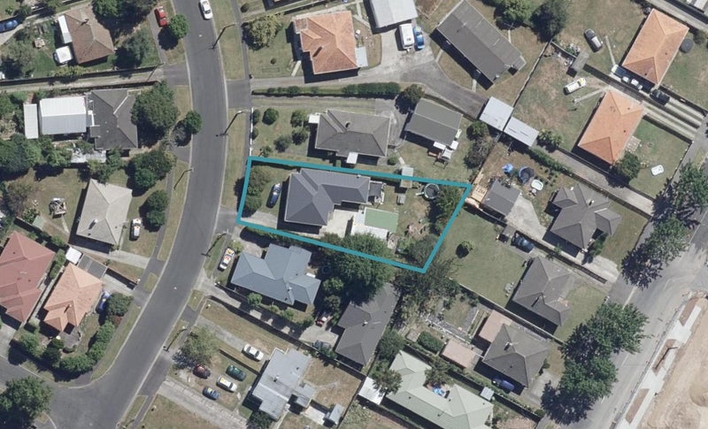 27 Pinfold Avenue, Hamilton East, Hamilton - Carousel 1