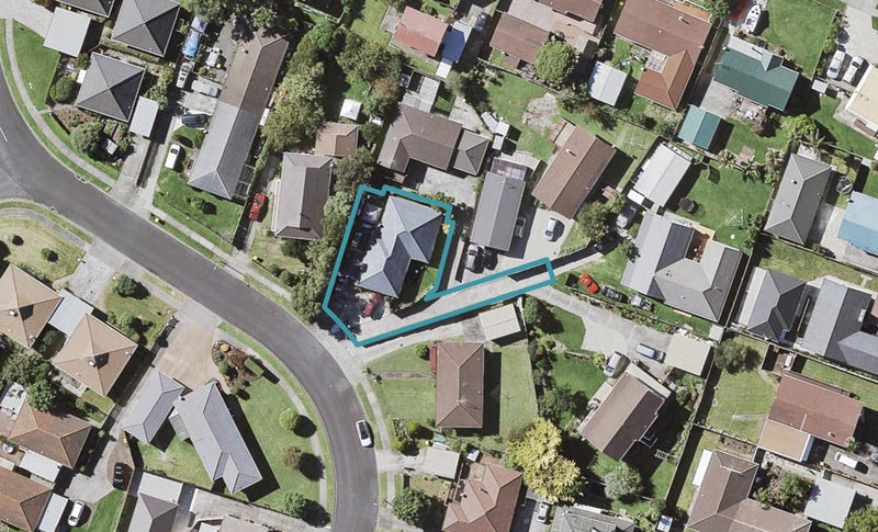 10 Tomintoul Place, Highland Park, Auckland - Carousel 1