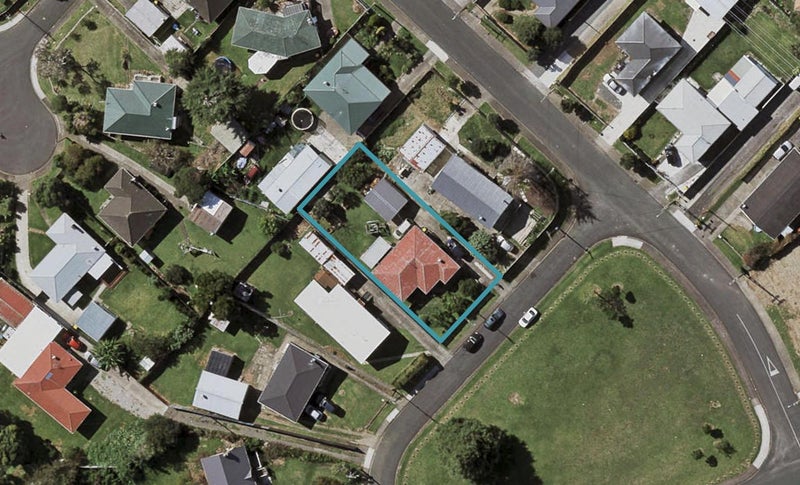15 Clayton Avenue, Otara, Auckland - Carousel 1