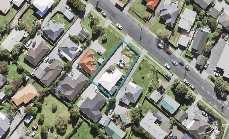4 Netherlands Avenue, Kelston, Auckland - Carousel 1