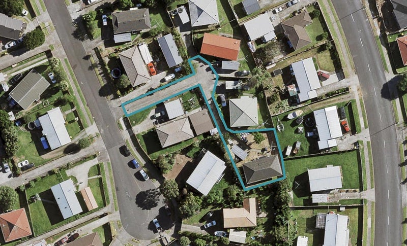 16A Dungarvon Place, Clendon Park, Auckland - Carousel 1