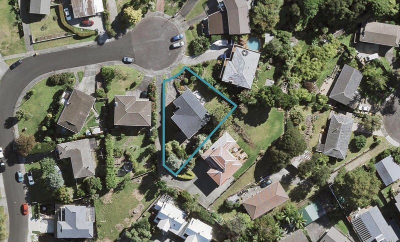 11 Sunnylaw Place, Glen Eden, Auckland - Carousel 1