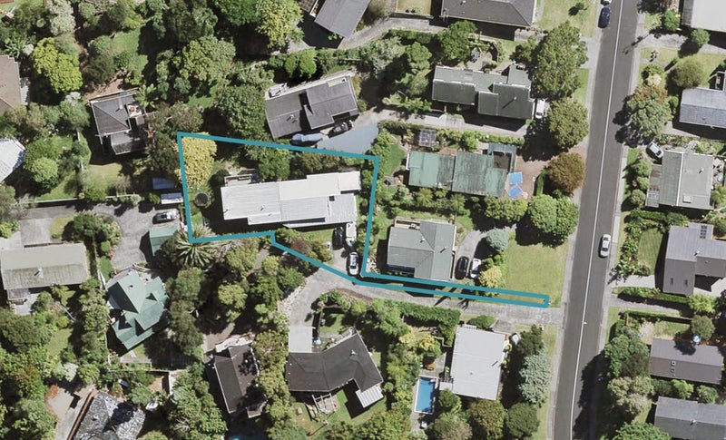 54 Daffodil Street, Titirangi, Auckland - Carousel 1