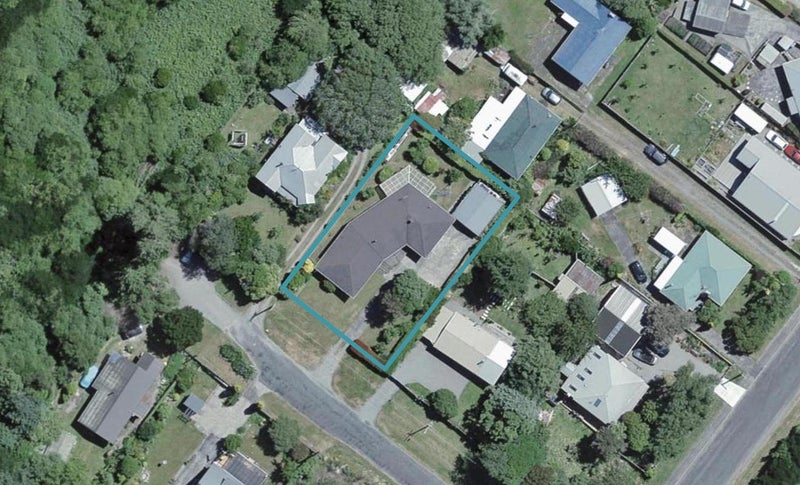 3 Bell Street, Featherston, Featherston - Carousel 1