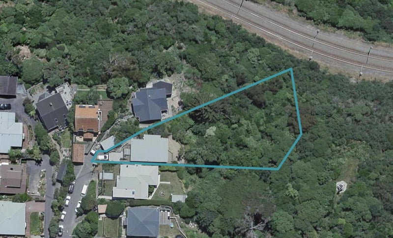 33 Highland Crescent, Wadestown, Wellington - Carousel 1