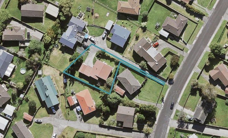 22 Brougham Place, West Harbour, Auckland - Carousel 1
