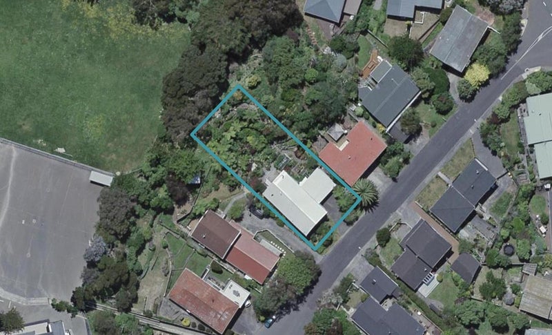 8 Dormar Place, Churton Park, Wellington - Carousel 1