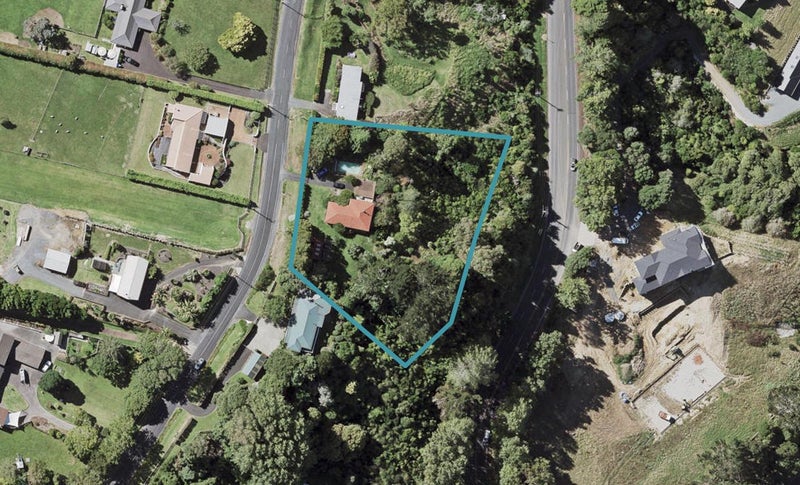 293 Point View Drive, Shamrock Park, Auckland - Carousel 1
