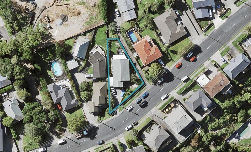 132 Sandspit Road, Shelly Park, Auckland - Carousel 1