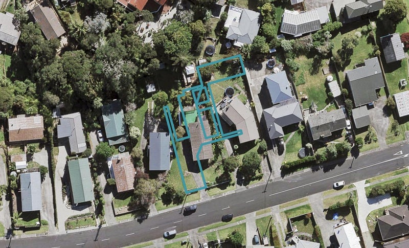 6/11 Seaview Road, Glenfield, Auckland - Carousel 1