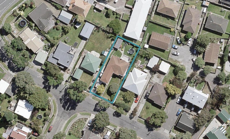 7 Russell Street, Waterloo, Lower Hutt - Carousel 1