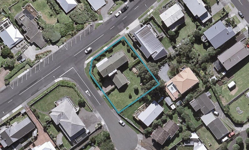 1 Mallinder Place, Oakura, Oakura - Carousel 1