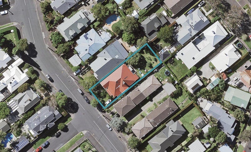 20 Tainui Road, Devonport, Auckland - Carousel 1