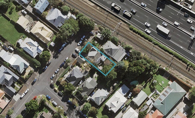 23 Mapau Road, Greenlane, Auckland - Carousel 1