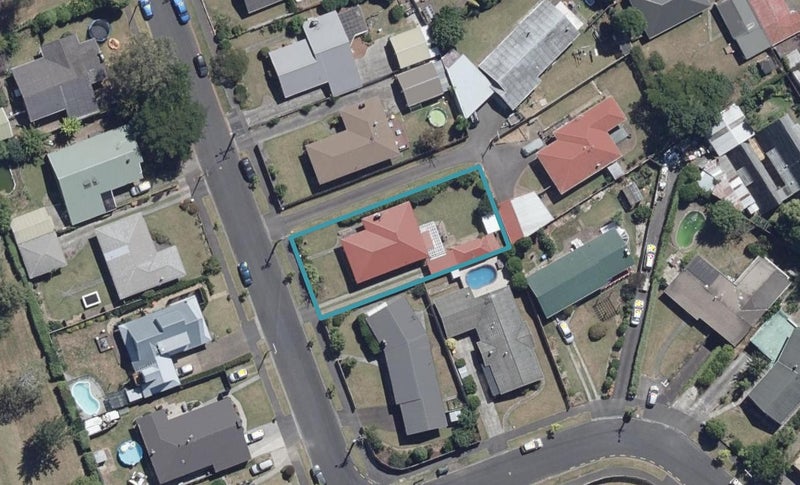 26 Regent Street, Silverdale, Hamilton - Carousel 1