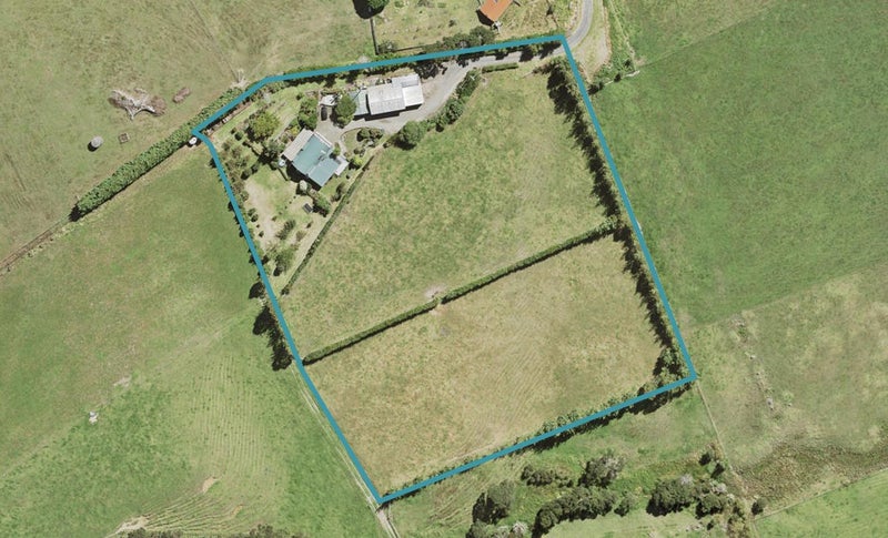 4 Worrall Road, Kumeu - Carousel 1