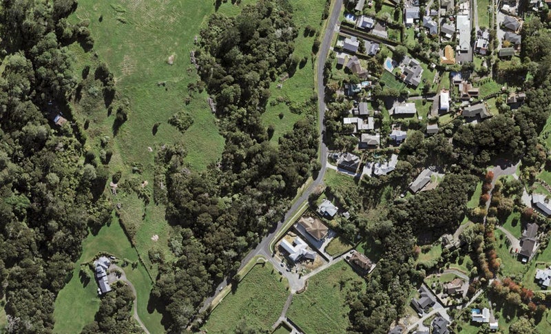24 Kyle Road, Schnapper Rock, Auckland - Carousel 1