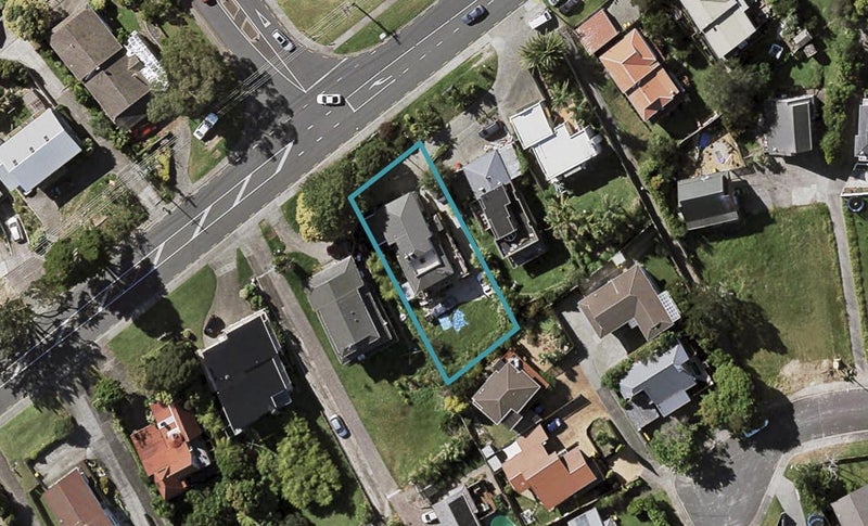 121 Sunset Road, Totara Vale, Auckland - Carousel 1