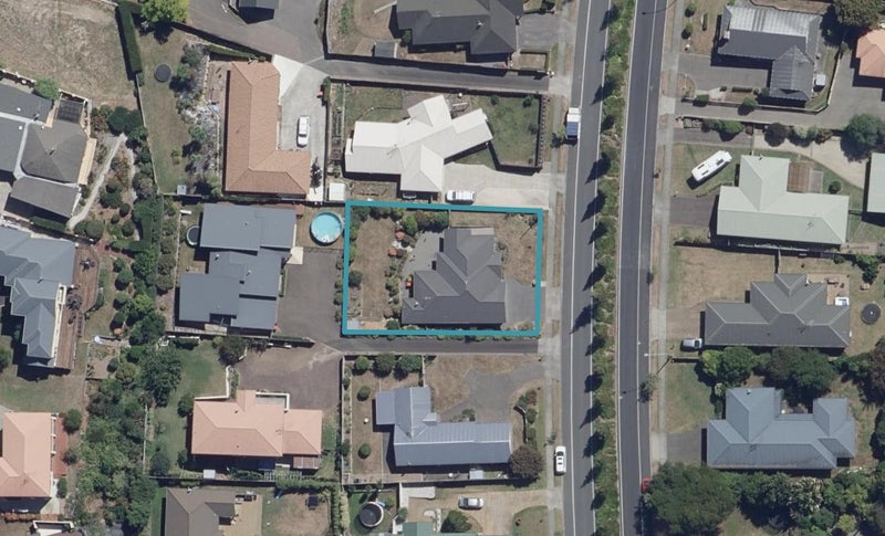 33 Discovery Drive, Flagstaff, Hamilton - Carousel 1