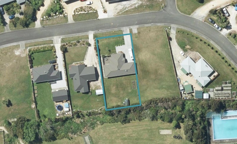 5 Ruataniwha Drive, Collingwood - Carousel 1