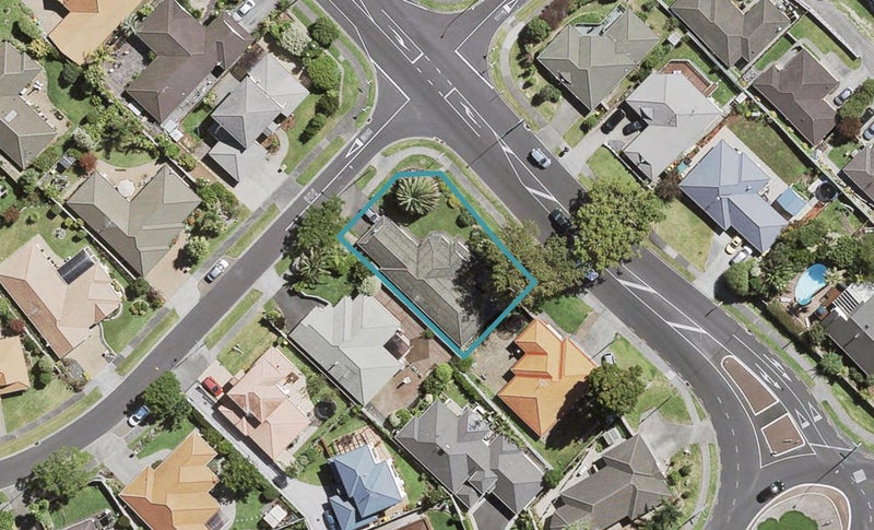 6 Summerland Drive, Henderson, Auckland - Carousel 1