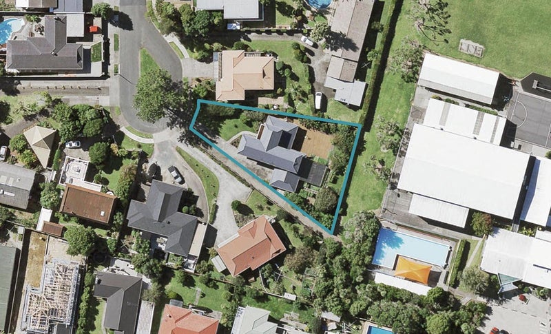 18 Tercel Place, Sunnyhills, Auckland - Carousel 1