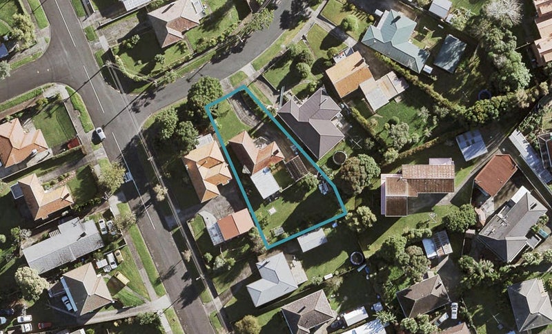 28 Netherton Street, New Windsor, Auckland - Carousel 1
