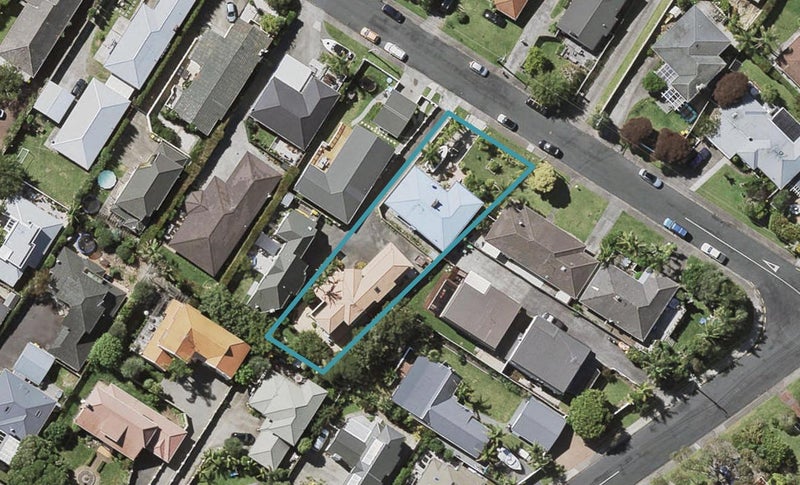 2/2 Spencer Terrace, Hauraki, Auckland - Carousel 1