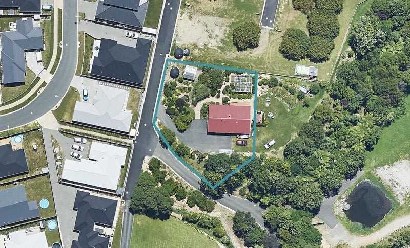 15 Mahana Way, Pyes Pa, Tauranga - Carousel 1