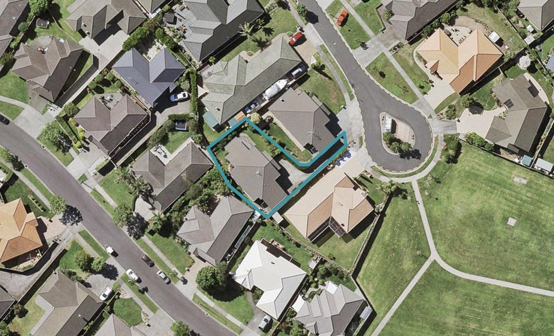 13 Mulroy Place, East Tamaki Heights, Auckland - Carousel 1