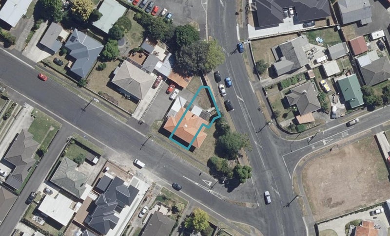 2B Carey Street, Maeroa, Hamilton - Carousel 1