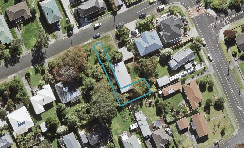 2D Sherwood Avenue, Te Atatu South, Auckland - Carousel 1