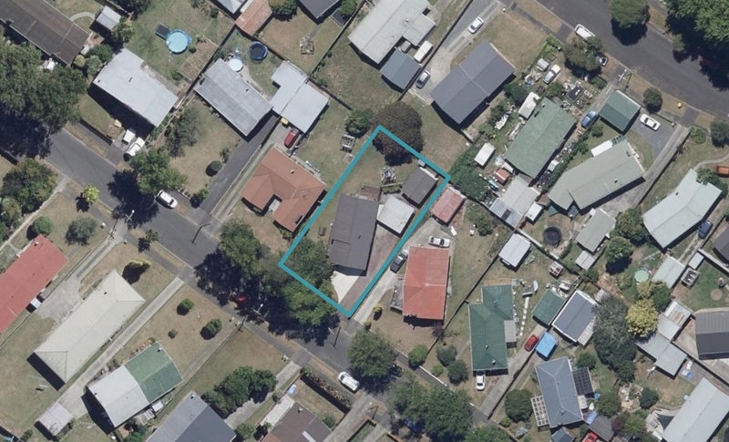 10 Leeds Street, Silverdale, Hamilton - Carousel 1