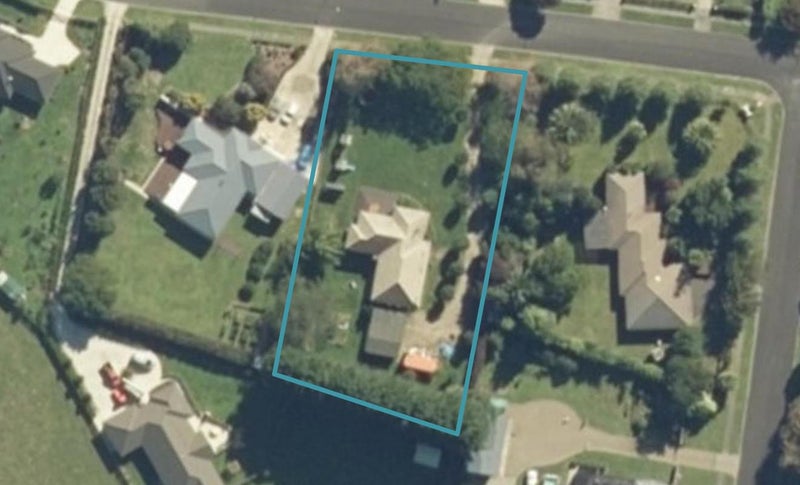 7 Shadbolt Drive, Leamington, Cambridge - Carousel 1