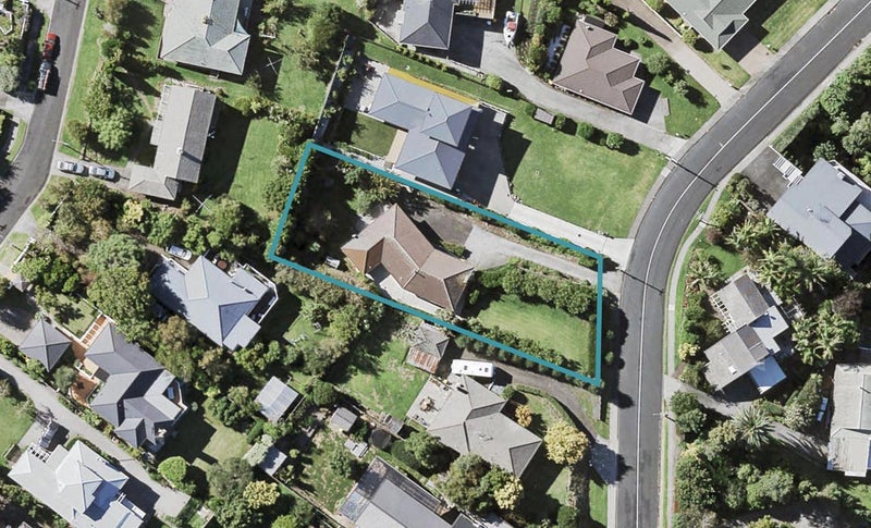 34 Glenfern Road, Mellons Bay, Auckland - Carousel 1