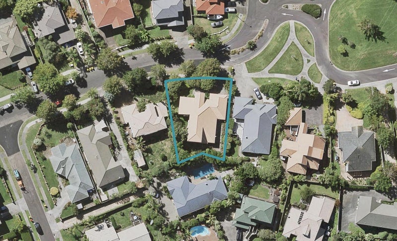 16 Arirang Rise, Pinehill, Auckland - Carousel 1