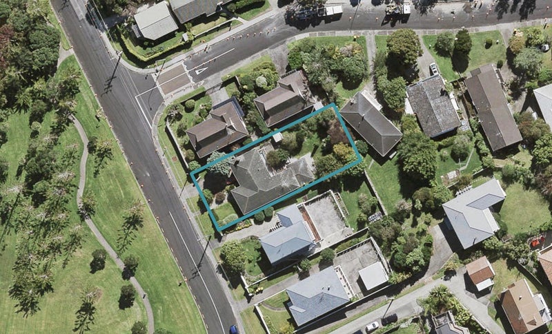51 High Road, Glenfield, Auckland - Carousel 1