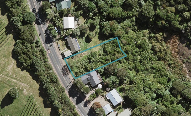15 Causeway Road, Surfdale, Waiheke Island - Carousel 1