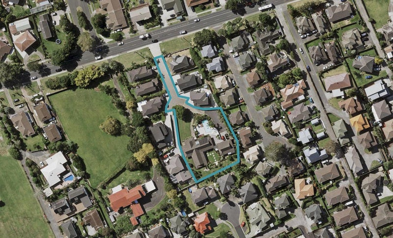 41 Redoubt Road, Goodwood Heights, Auckland - Carousel 1