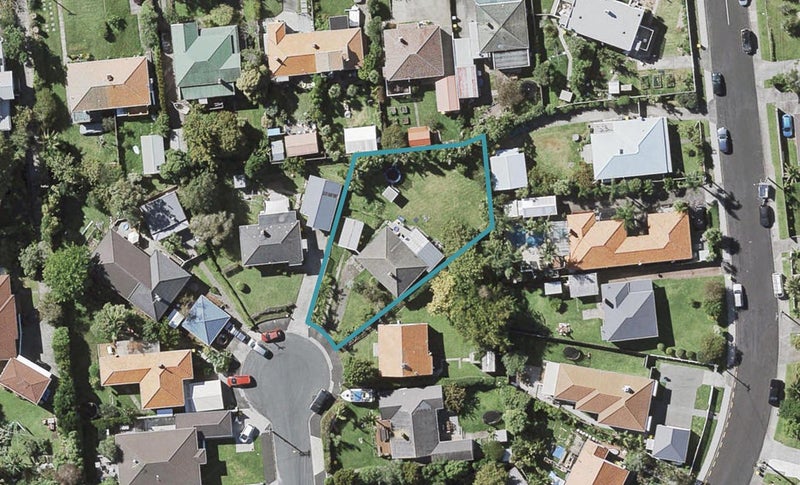 10 Ajax Street, Narrow Neck, Auckland - Carousel 1