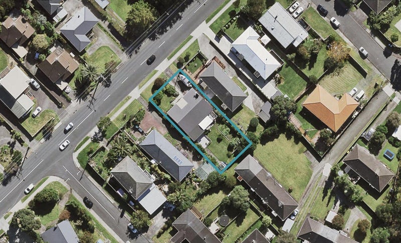 38 Ocean View Road, Northcote, Auckland - Carousel 1