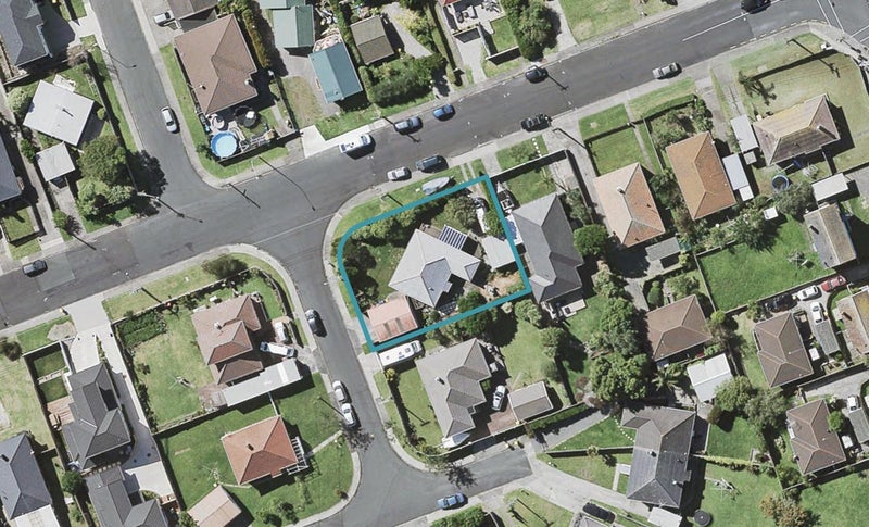 2 Tui Street, Belmont, Auckland - Carousel 1