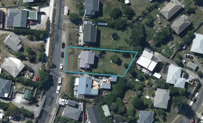 18 Hiwi Crescent, Titahi Bay, Porirua - Carousel 1