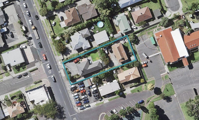 2/156 Lake Road, Belmont, Auckland - Carousel 1