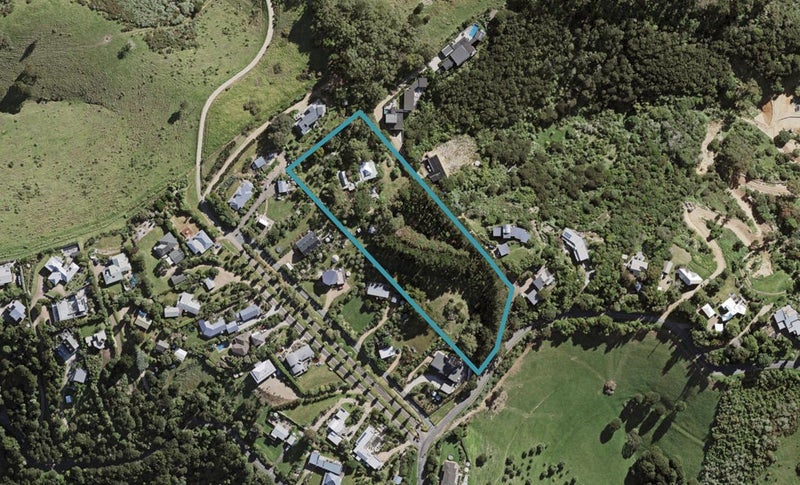 310 Sea View Road, Ostend, Waiheke Island - Carousel 1