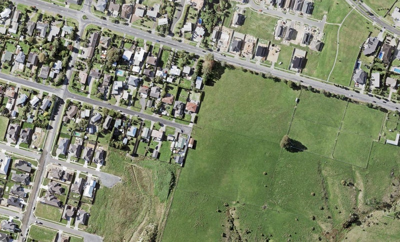 1D Karaka Road, Beachlands, Auckland - Carousel 1