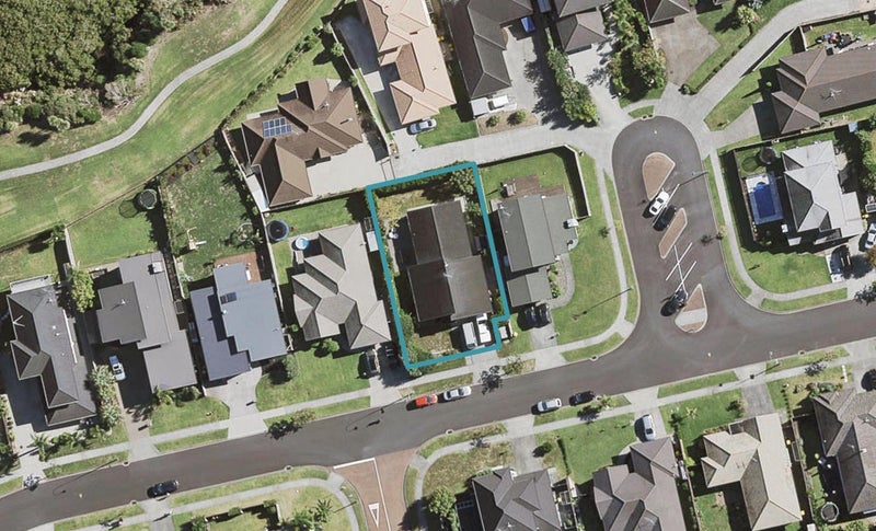 39 Aberdeen Crescent, Wattle Downs, Auckland - Carousel 1